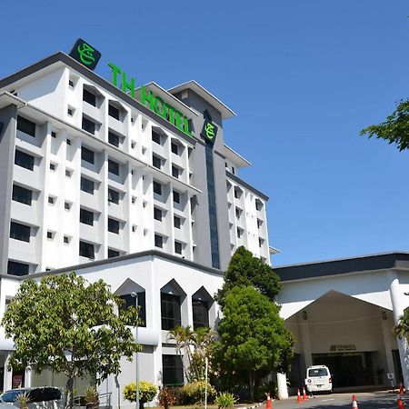 Raia Hotel Kota Kinabalu Exterior photo