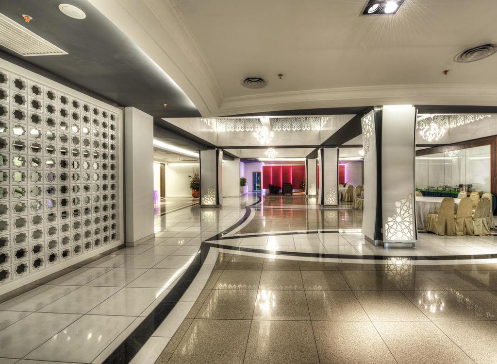 Raia Hotel Kota Kinabalu Exterior photo