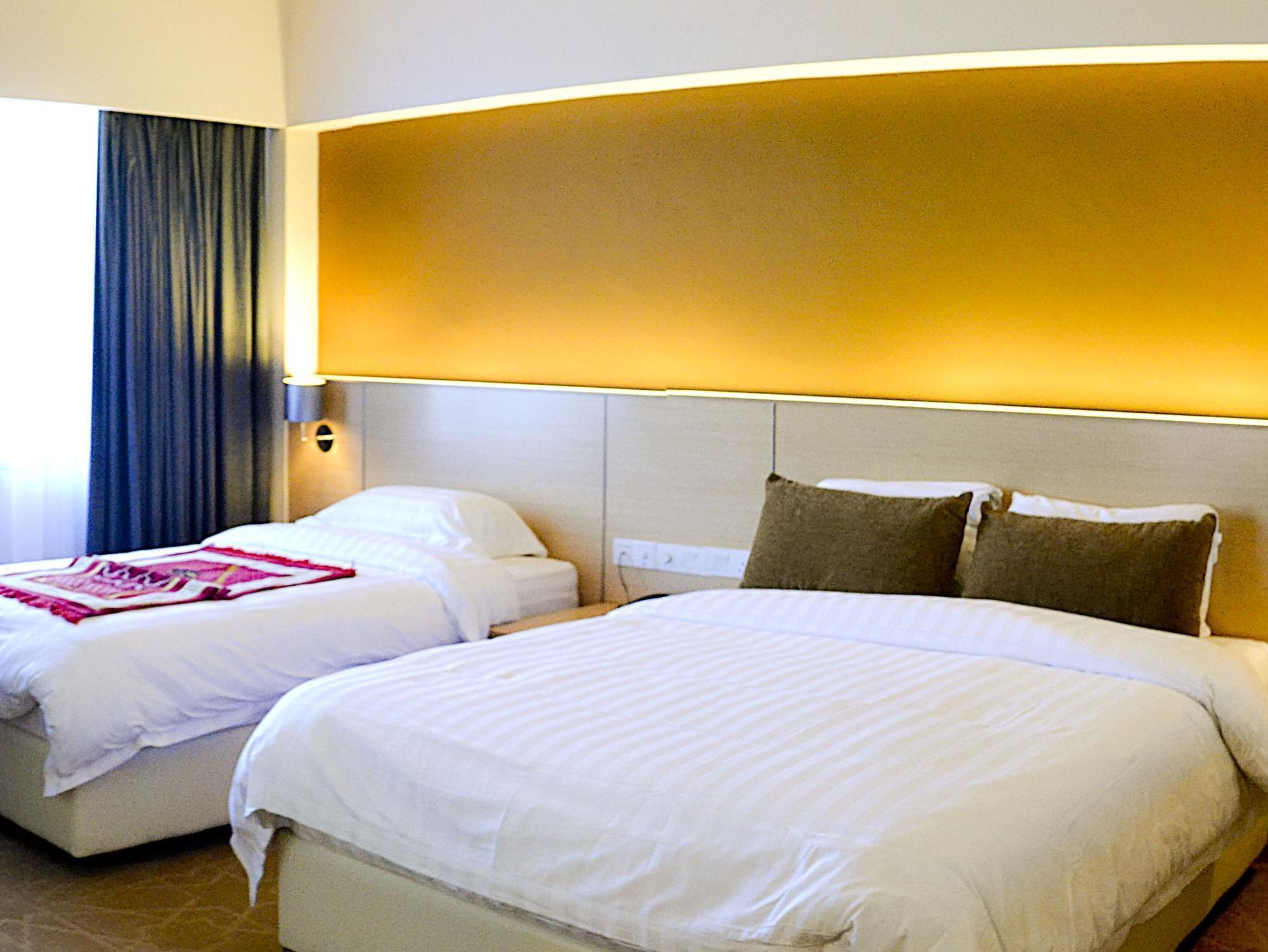 Raia Hotel Kota Kinabalu Exterior photo