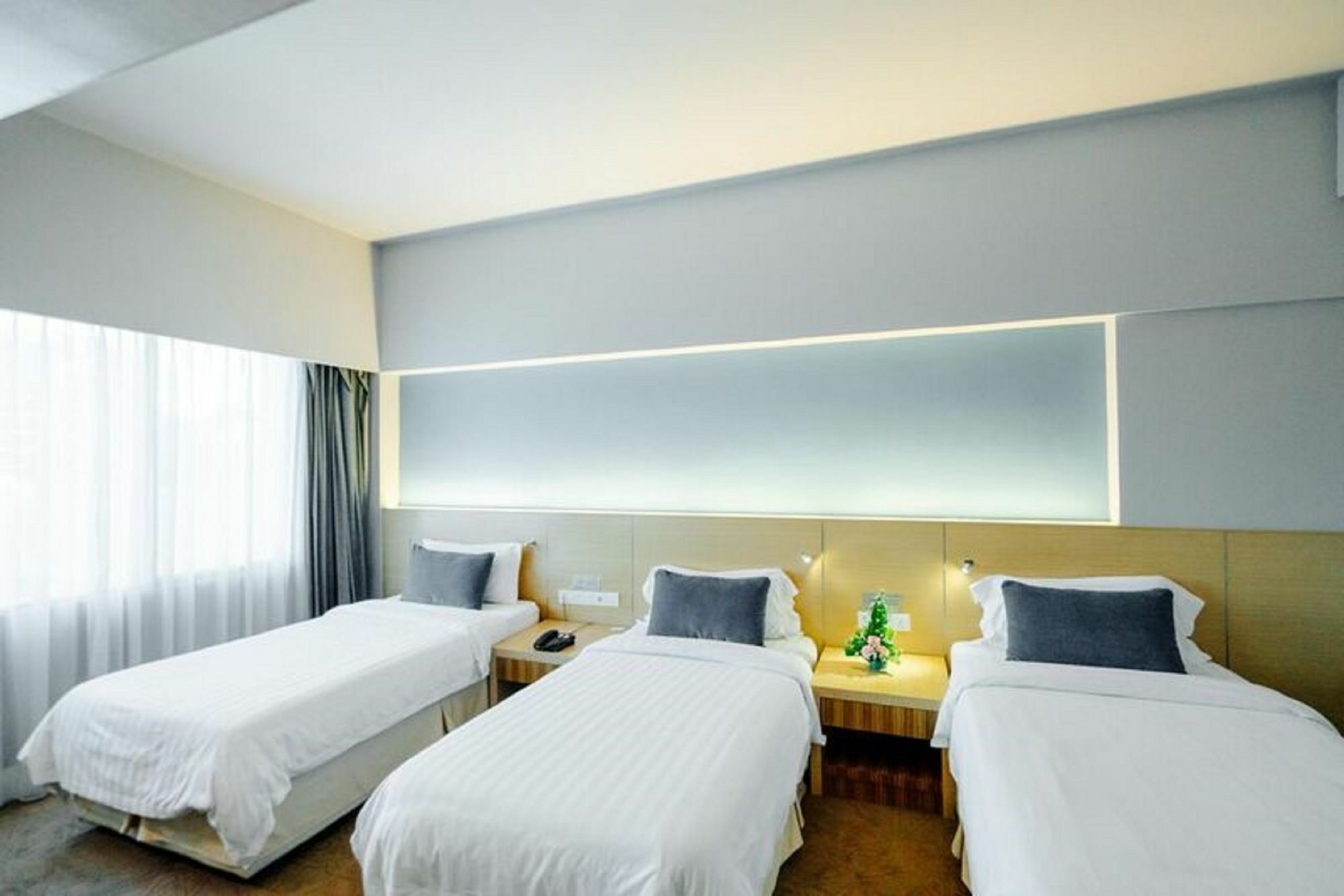Raia Hotel Kota Kinabalu Exterior photo