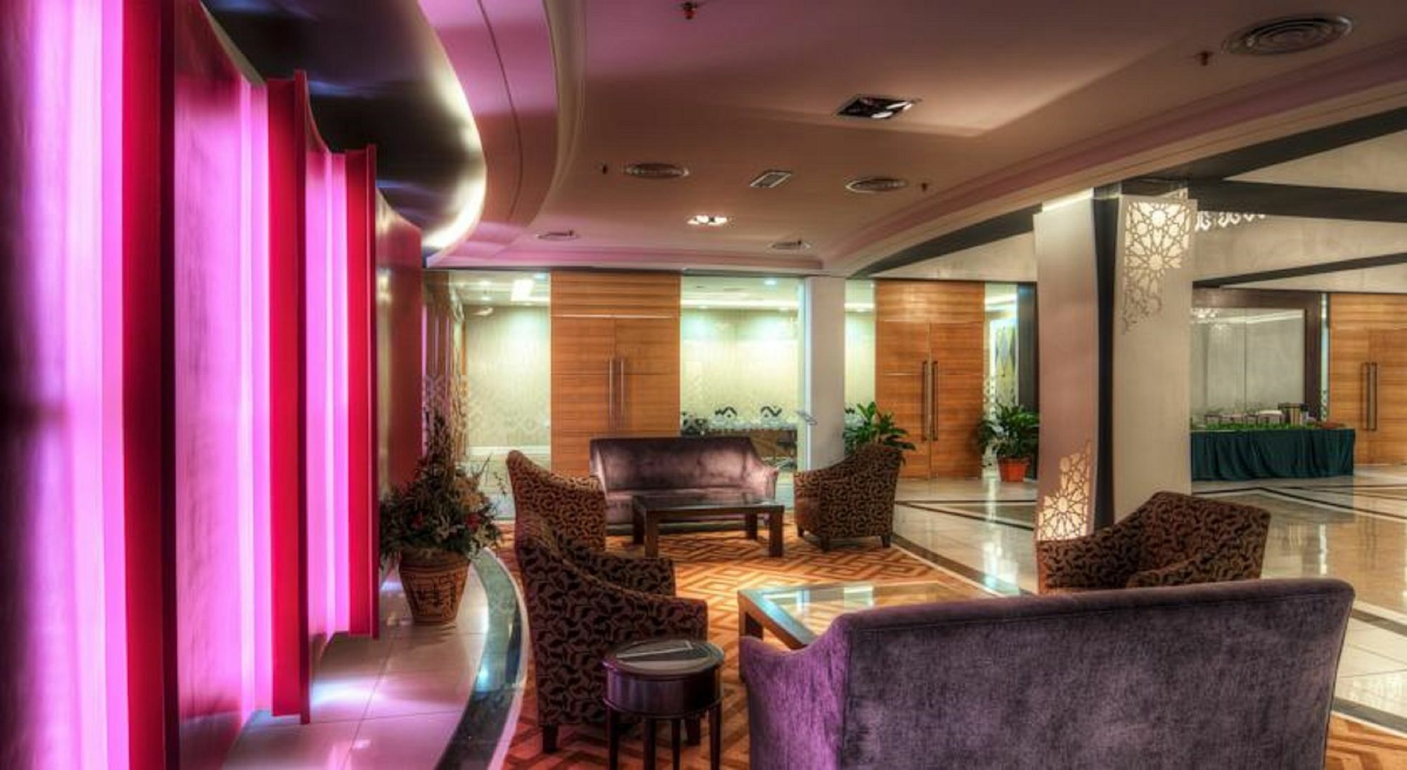 Raia Hotel Kota Kinabalu Exterior photo