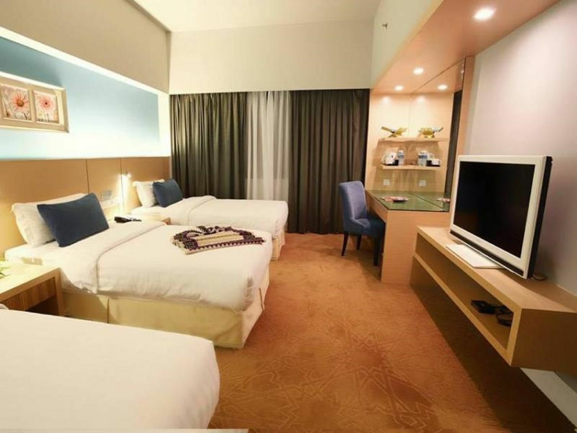 Raia Hotel Kota Kinabalu Exterior photo